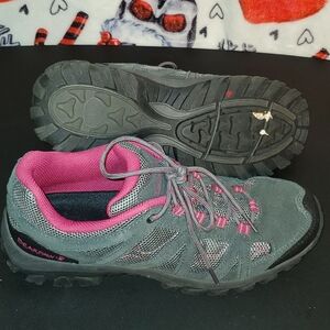 BearPaw Athletic Shoes Gray and Pink for Trail Use